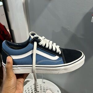 im selling vans size 8 in womens and 6.5 in mens